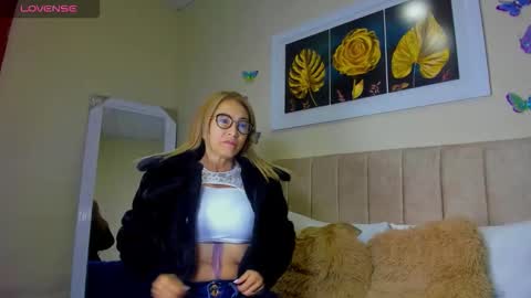 ema garcia  online show from 10-05-25, 11:52