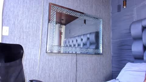 Snapshot of ema_grey1 chatting on 10-29-25, 05:47 ema_grey1 online show from 10-29-25, 05:47