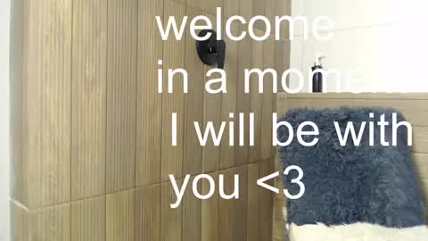 Snapshot of ema_luna_ chatting on 10-29-25, 08:10 Ema  online show from 10-29-25, 08:10