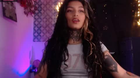 ema_ploxx online show from 10-17-25, 04:15