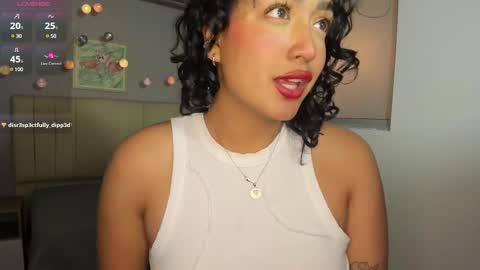 Snapshot of ema_saenz chatting on 02-18-25, 07:30 Ema online show from 02-18-25, 07:30