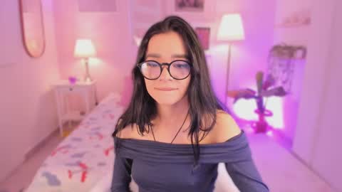 Snapshot of ema_soul chatting on 09-18-25, 08:11 emma soul online show from 09-18-25, 08:11