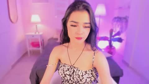 Snapshot of ema_soul chatting on 10-24-25, 07:43 emma soul online show from 10-24-25, 07:43