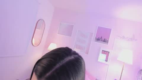 Snapshot of ema_soul chatting on 12-17-25, 07:31 emma soul online show from 12-17-25, 07:31