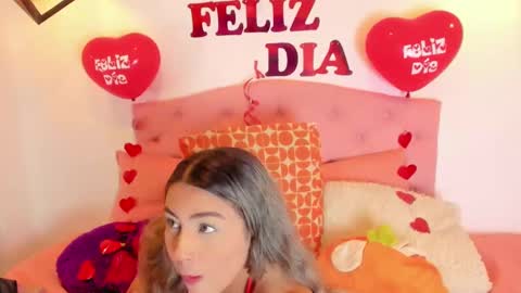 Snapshot of ema_stone65 chatting on 02-14-25, 08:37 Ema online show from 02-14-25, 08:37