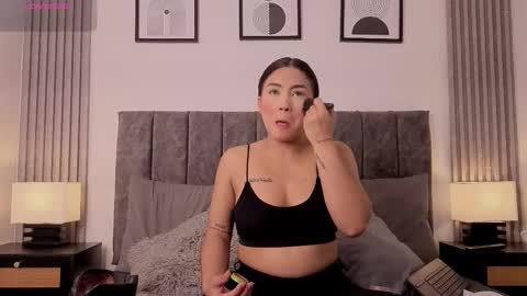 Snapshot of ema_stone65 chatting on 09-18-25, 10:23 Ema online show from 09-18-25, 10:23