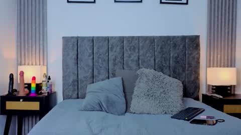 Snapshot of ema_stone65 chatting on 10-14-25, 01:56 Ema online show from 10-14-25, 01:56