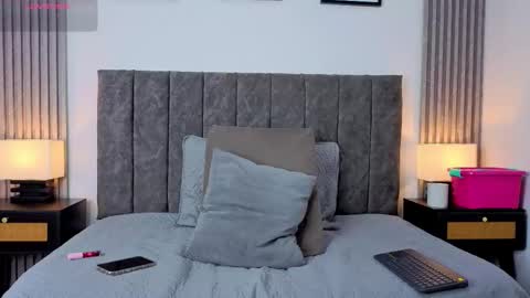 Snapshot of ema_stone65 chatting on 11-01-25, 10:12 Ema online show from 11-01-25, 10:12