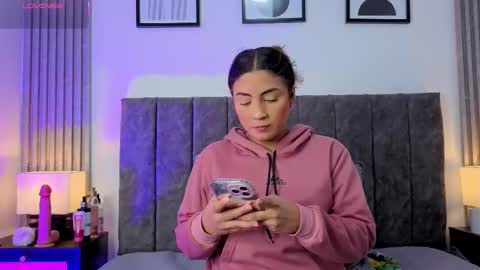 Snapshot of ema_stone65 chatting on 11-11-25, 10:10 Ema online show from 11-11-25, 10:10