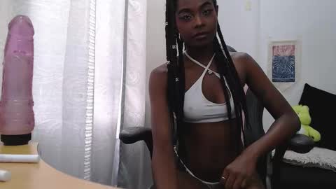 Snapshot of emaa_jones_ chatting on 03-12-26, 08:04 Ema Jones online show from 03-12-26, 08:04