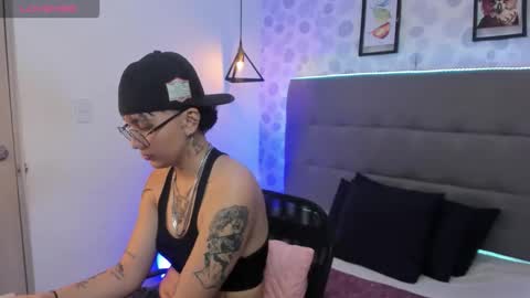 emahills__axelrose online show from 11-12-25, 08:04