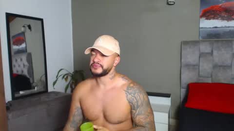 Snapshot of emanuelspencer chatting on 10-23-25, 12:15 emanuelspencer online show from 10-23-25, 12:15