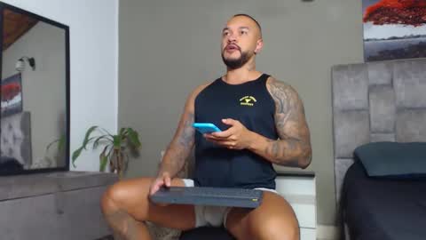 Snapshot of emanuelspencer chatting on 10-26-25, 01:50 emanuelspencer online show from 10-26-25, 01:50