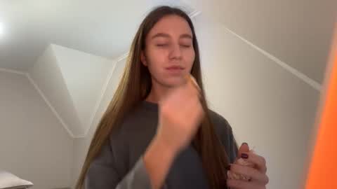 Alina online show from 12-21-25, 12:23