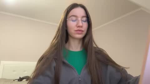 Alina online show from 03-18-26, 03:59