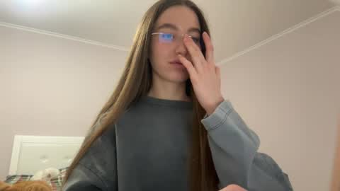 Alina online show from 04-11-26, 10:36