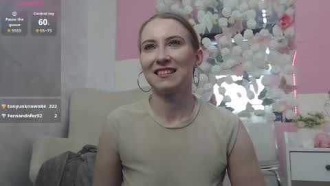 Snapshot of emberluna_ chatting on 06-05-26, 06:20 Ember online show from 06-05-26, 06:20