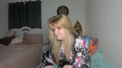 Ember Pheonixxx online show from 12-29-24, 03:33