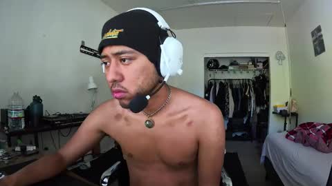 Snapshot of embersboudoir chatting on 10-26-25, 07:09 embersboudoir online show from 10-26-25, 07:09