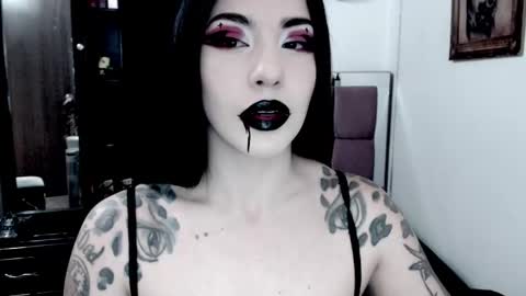 Emerald Black online show from 09-22-25, 04:47