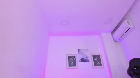 emelie_89 online show from 02-17-25, 06:15