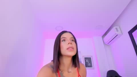 emelie_89 online show from 03-04-25, 12:01