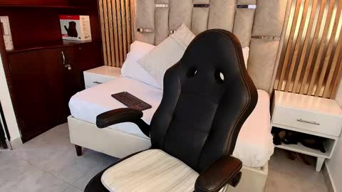 Emily  online show from 09-17-25, 09:38