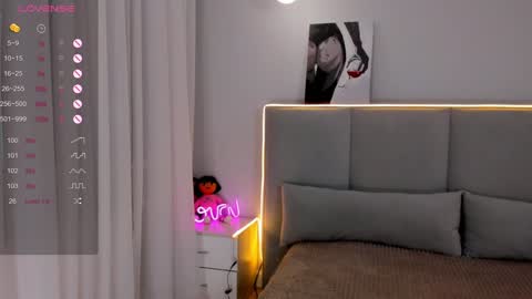 Snapshot of emelilove chatting on 01-23-25, 08:36 Emeli online show from 01-23-25, 08:36