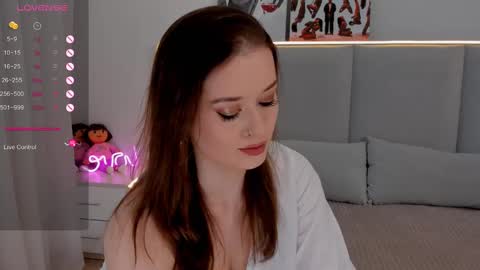 Snapshot of emelilove chatting on 02-22-25, 05:23 Emeli online show from 02-22-25, 05:23