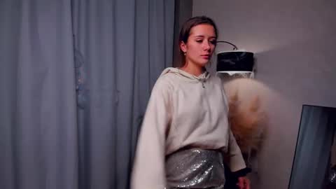 Emma online show from 11-08-25, 01:06