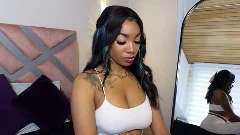 anyelii  online show from 03-06-25, 05:00