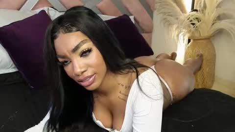 anyelii  online show from 03-07-25, 07:05