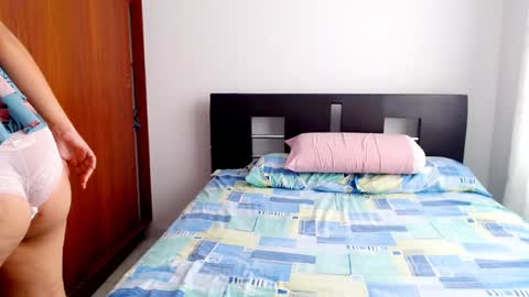 Snapshot of emely_sexx chatting on 12-20-24, 06:45 emely_sexx online show from 12-20-24, 06:45