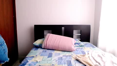 Snapshot of emely_sexx chatting on 12-30-24, 07:11 emely_sexx online show from 12-30-24, 07:11