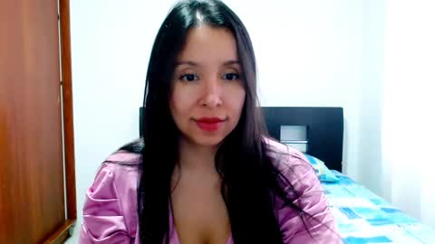 Snapshot of emely_sexx chatting on 01-12-25, 10:33 emely_sexx online show from 01-12-25, 10:33
