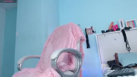 Danna online show from 06-14-26, 02:24