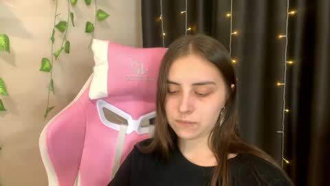Hello Im Lucy online show from 05-17-26, 03:41