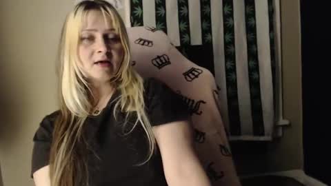 Snapshot of emeraldstrawberri chatting on 01-07-26, 07:55 emeraldstrawberri online show from 01-07-26, 07:55