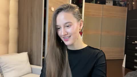 Snapshot of emi__ly chatting on 12-02-25, 07:03 emi__ly online show from 12-02-25, 07:03