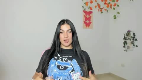 Snapshot of emi_blossom_ chatting on 04-06-26, 02:40 Emily online show from 04-06-26, 02:40