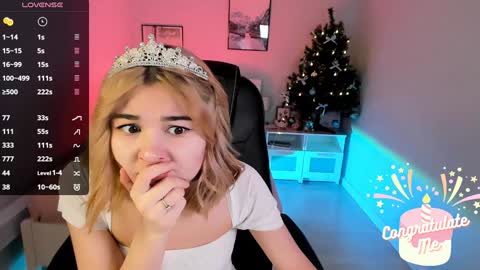 Snapshot of emi_joy chatting on 01-06-25, 09:54 Emily follow me online show from 01-06-25, 09:54