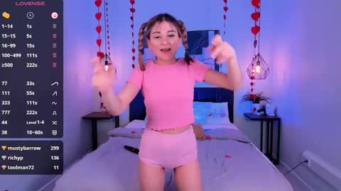 Snapshot of emi_joy chatting on 02-17-25, 03:31 Emily follow me online show from 02-17-25, 03:31