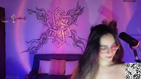 Emmily Roberts online show from 06-11-26, 12:54