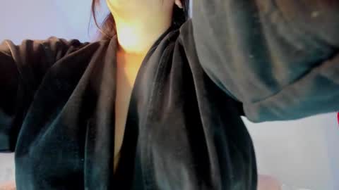 Emi online show from 11-18-25, 06:23