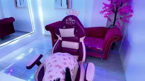 Emiily  online show from 04-29-26, 07:53