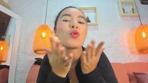 Emily online show from 12-04-25, 12:03