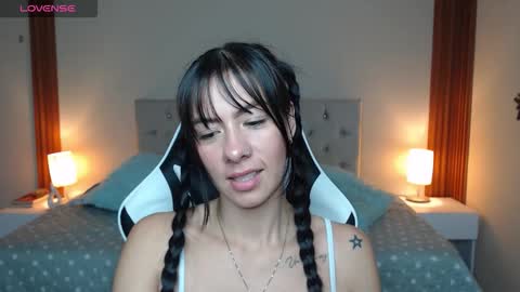Snapshot of emiily_skinny chatting on 03-30-26, 10:33 emiily_skinny online show from 03-30-26, 10:33