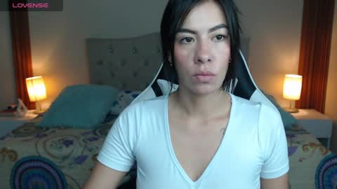 Snapshot of emiily_skinny chatting on 04-09-26, 11:43 emiily_skinny online show from 04-09-26, 11:43