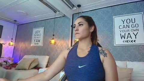 Snapshot of emiily_w1 chatting on 01-27-25, 04:22 Emily online show from 01-27-25, 04:22