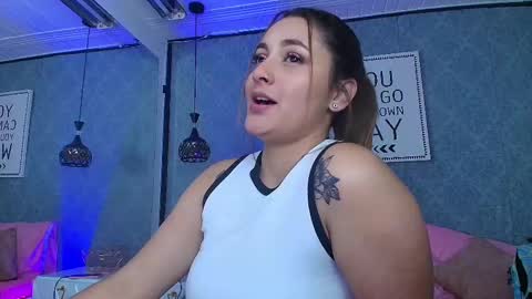 Snapshot of emiily_w1 chatting on 02-11-25, 01:41 Emily online show from 02-11-25, 01:41